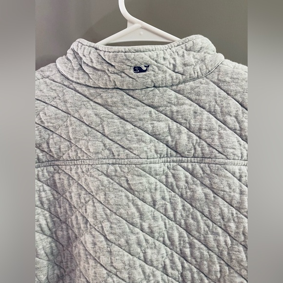 Vineyard Vines Light Gray Quilted Pullover - Picture 4 of 4